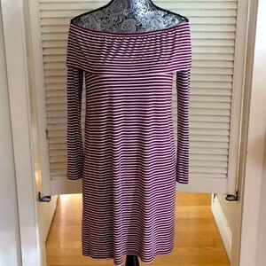 Off shoulder burgundy long sleeve dress Medium